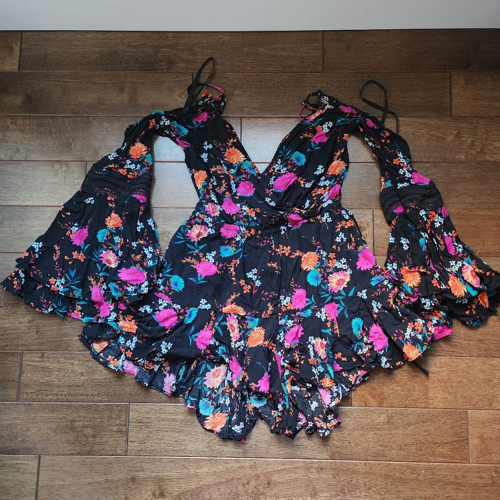 Bright Floral Black Romper/ Flirty Sexy Romper/ M / Ruggles/Crochet/ Travel View 4